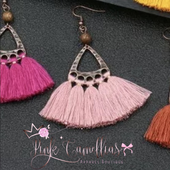 🌸BOHO Pink Tassel Fringe Earrings - Picture 5 of 8
